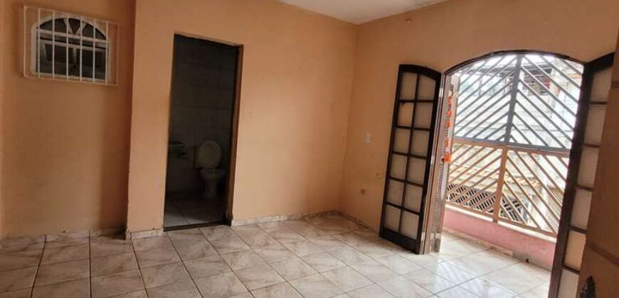 SOBRADO INDEPENDENTE EM GUAIANASES 50m²