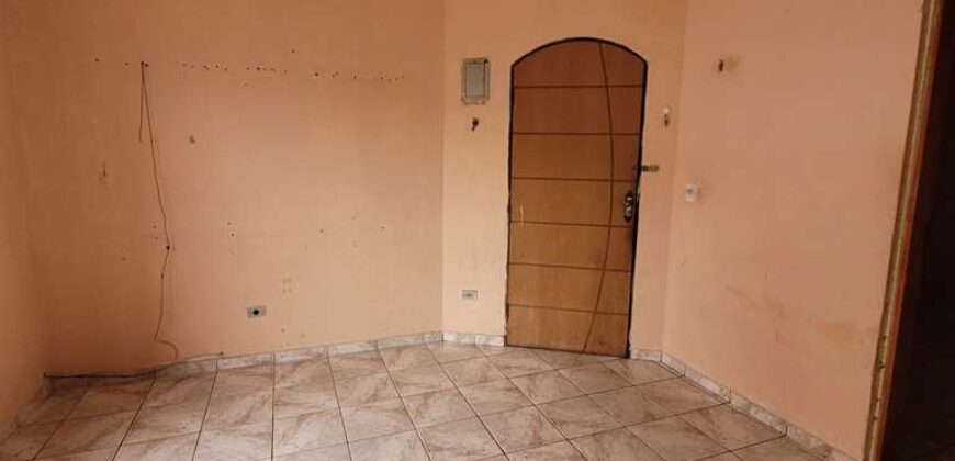 SOBRADO INDEPENDENTE EM GUAIANASES 50m²