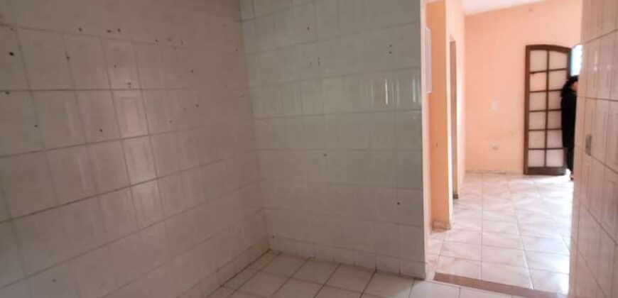 SOBRADO INDEPENDENTE EM GUAIANASES 50m²