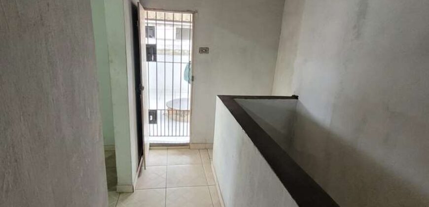 SOBRADO INDEPENDENTE EM GUAIANASES 50m²