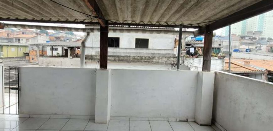 SOBRADO INDEPENDENTE EM GUAIANASES 50m²